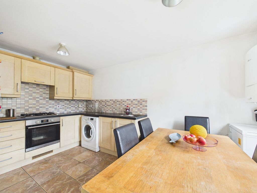 Property photo 3 of 14 Dining Kitchen