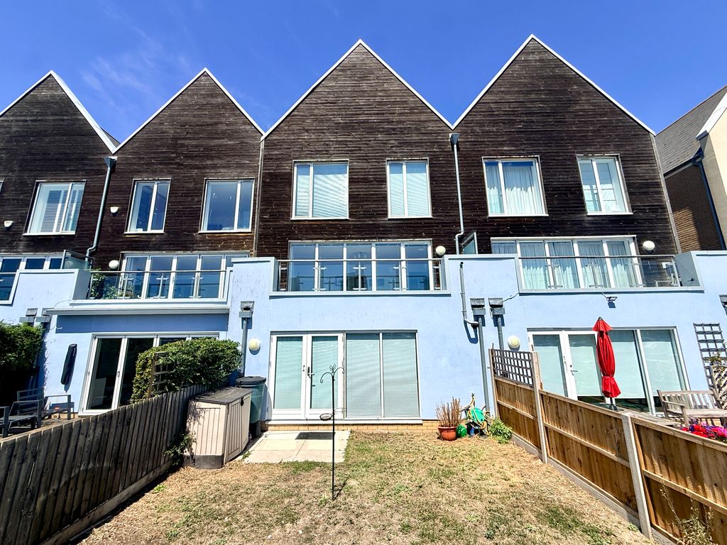 Additional image 14 of 4 bed terraced house for saleRedshank Road, St Mary Island, Chatham ME4