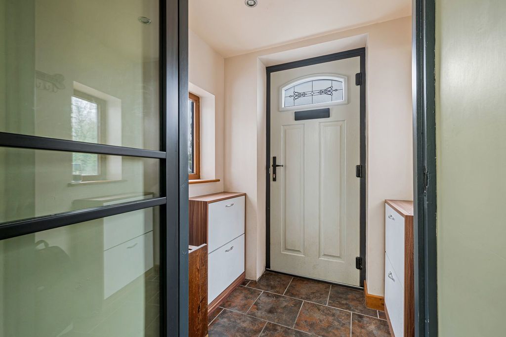 Property photo 3 of 42