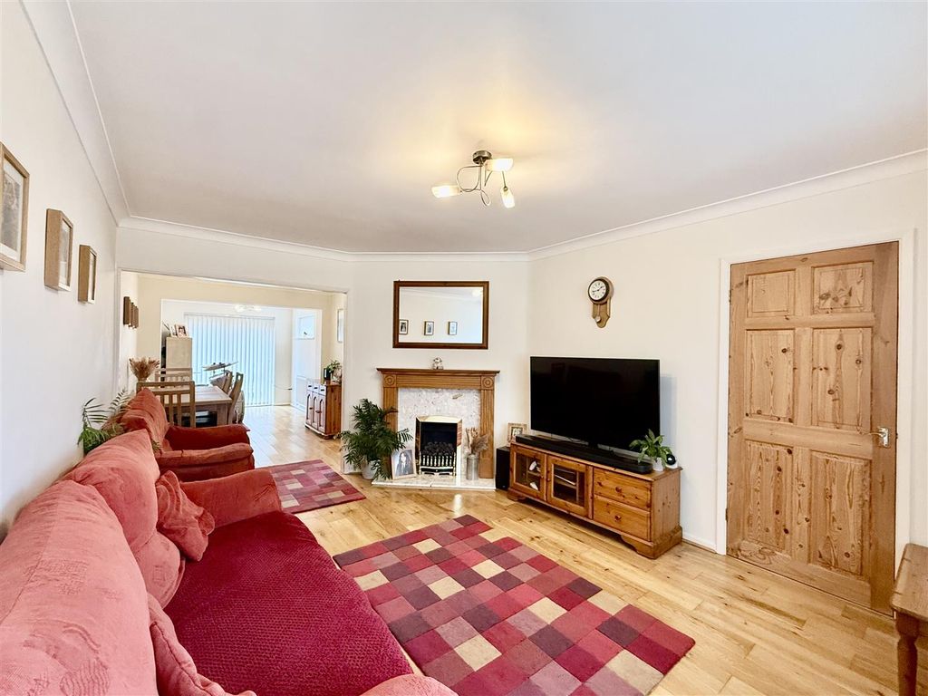 Property photo 2 of 21 2