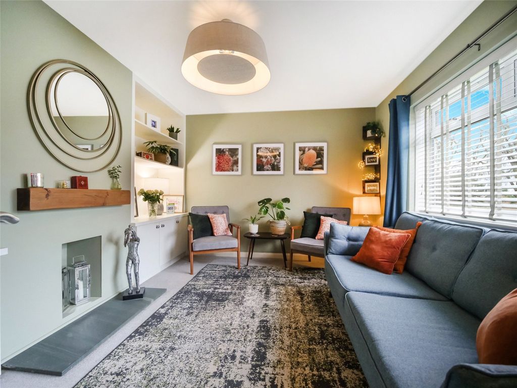 Property photo 2 of 21 Living Room