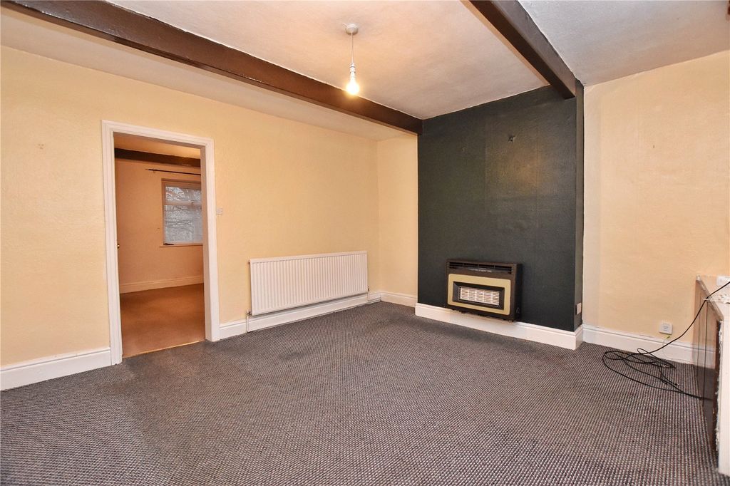 Property photo 2 of 11 Lounge