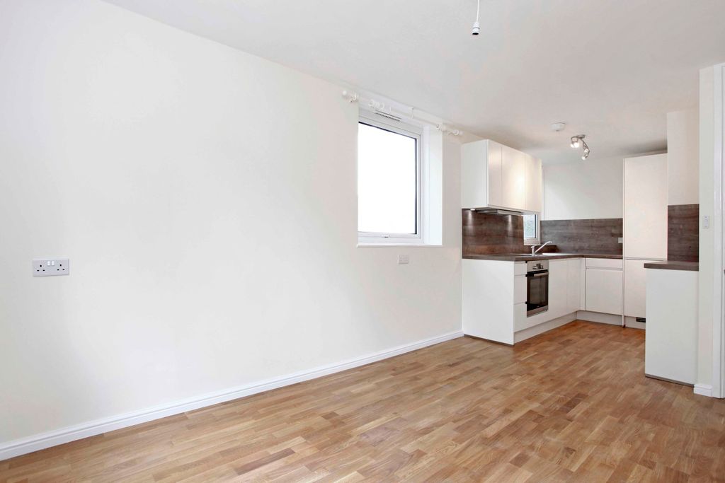 Property photo 3 of 9 Living_Room