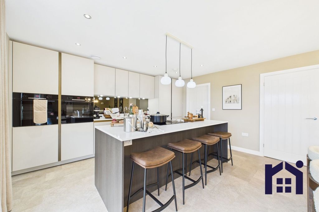 Property photo 3 of 32 Kitchen