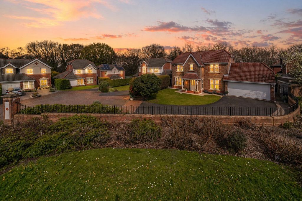 Property photo 1 of 53