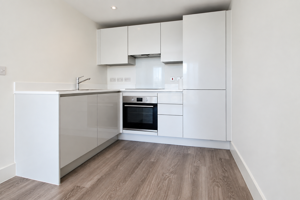 Property photo 3 of 9 Kitchen - Angle 1