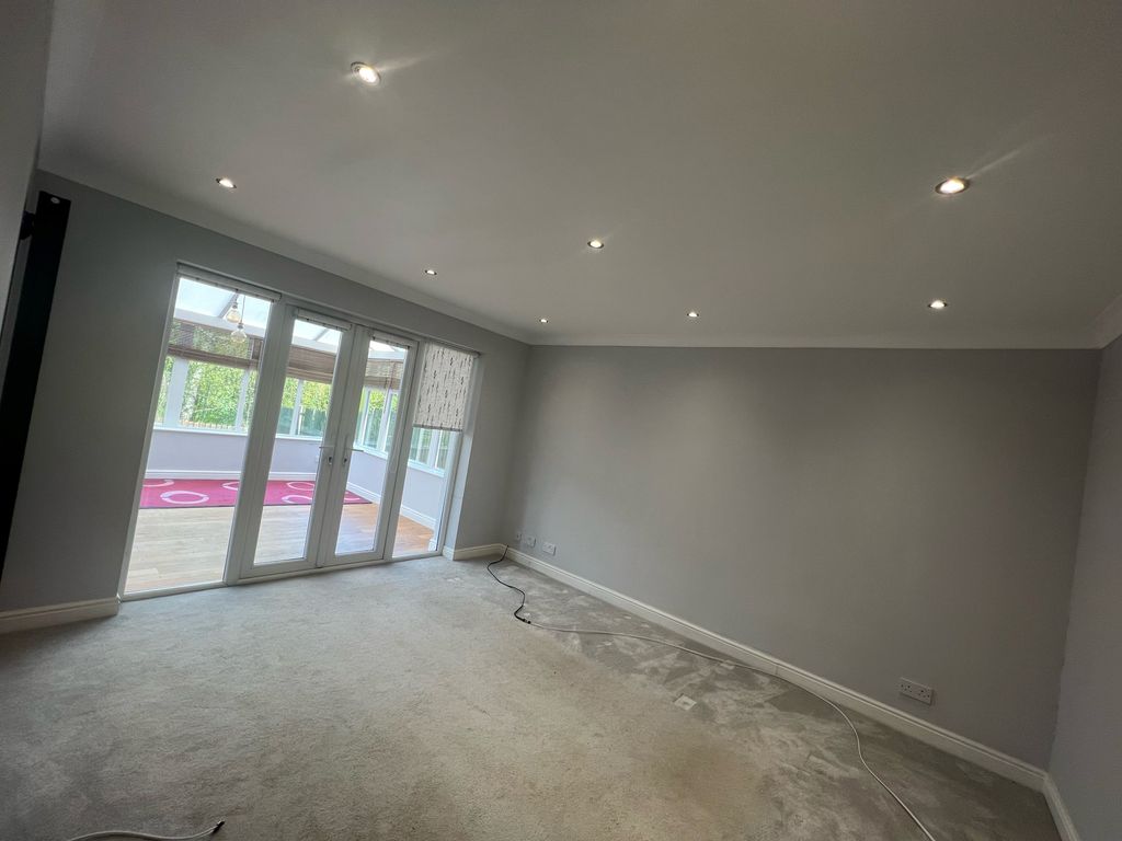 Property photo 3 of 15 Living Room