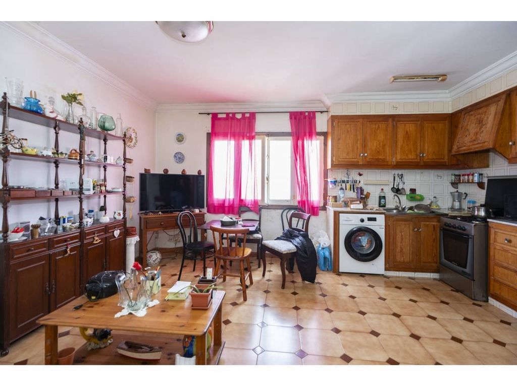 Property photo 2 of 30