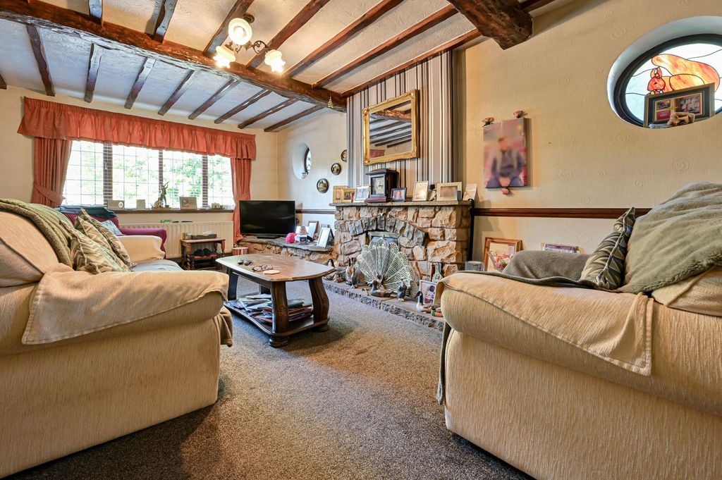 Property photo 2 of 21