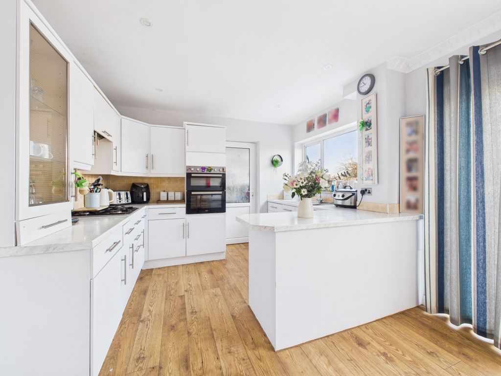 Property photo 3 of 16 3. Cam04922G0-Pr0098-Still002