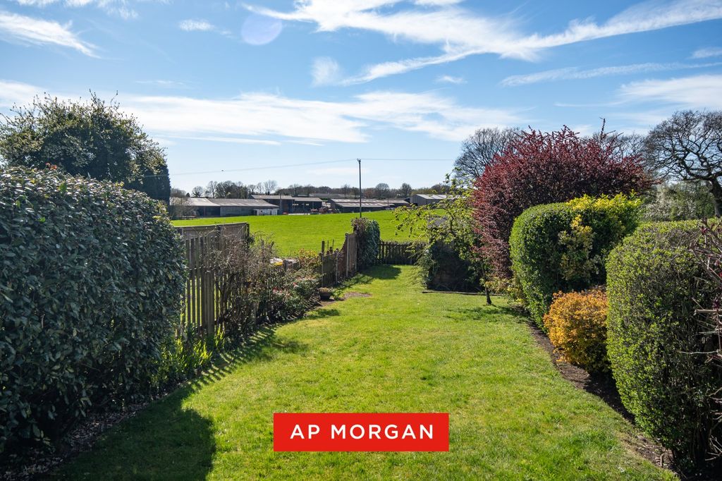 Property photo 2 of 18 Picture No. 19