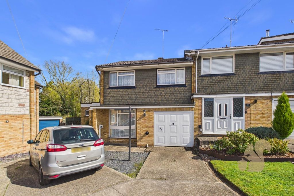 Property photo 1 of 27 Cam01659G0-Pr0777-Still029.Jpg