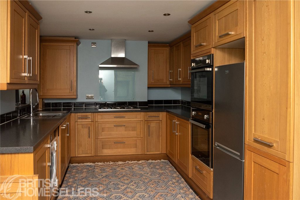 Property photo 2 of 23 Picture No. 20