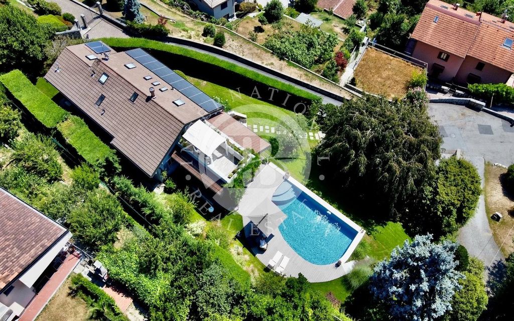 Property photo 2 of 21