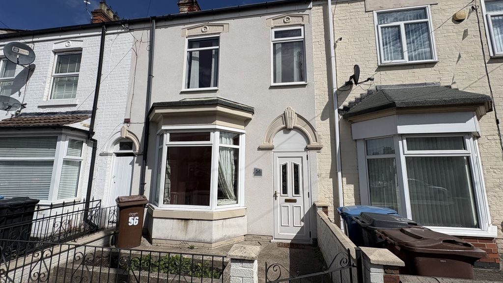 Property photo 1 of 4 Three Bedroom Terrace House
