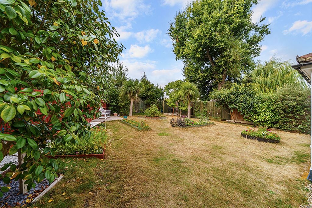 Property photo 3 of 12
