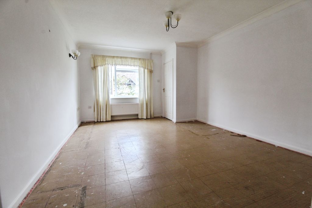 Property photo 1 of 22 Lounge