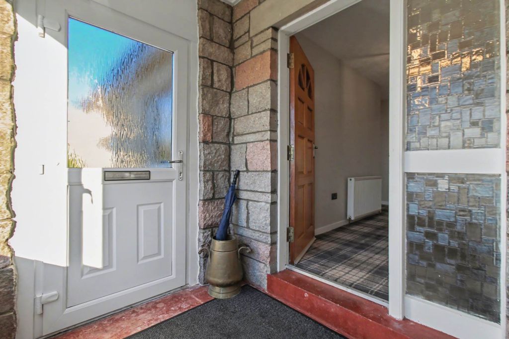 Property photo 3 of 31