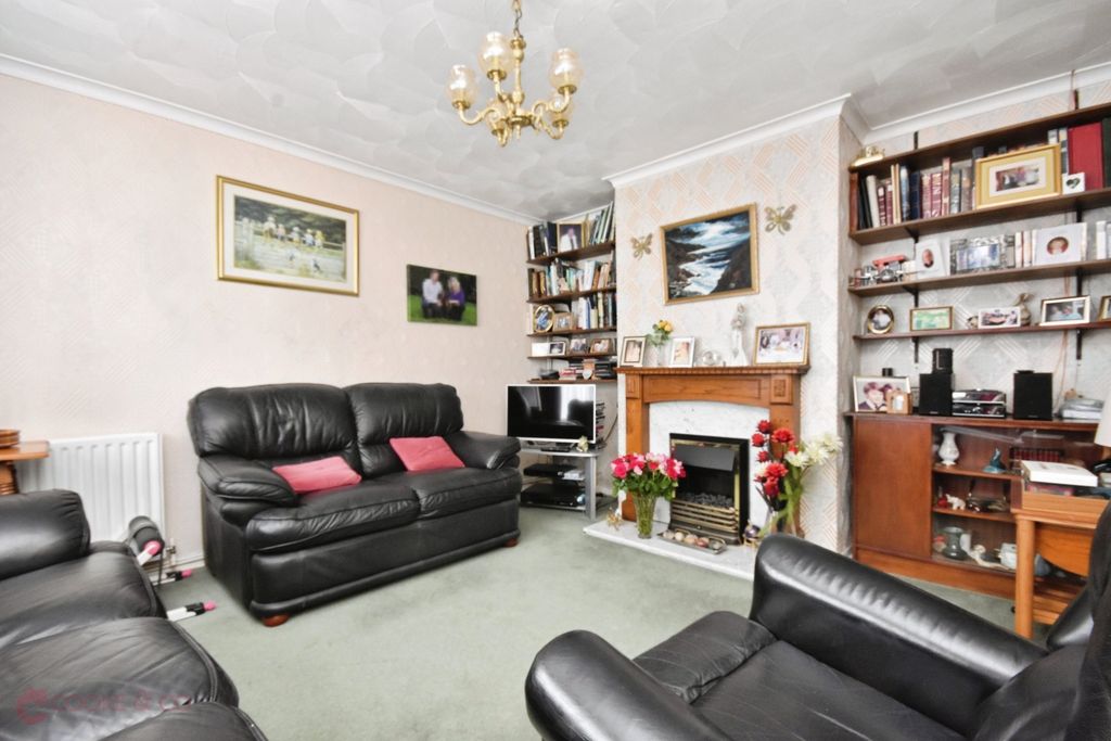 Property photo 3 of 13
