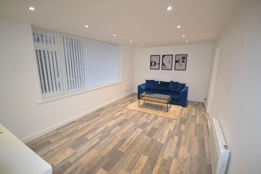 Property photo 1 of 5 Lounge