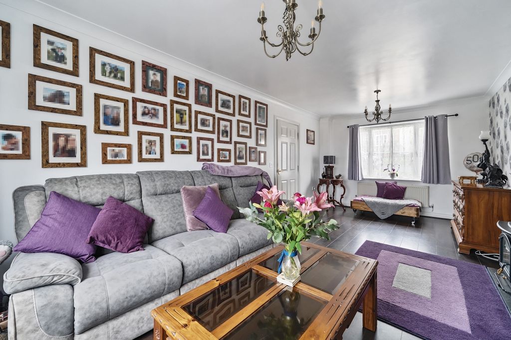Property photo 3 of 22 1271816 (2)