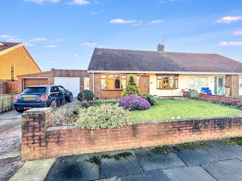 Property photo 2 of 27