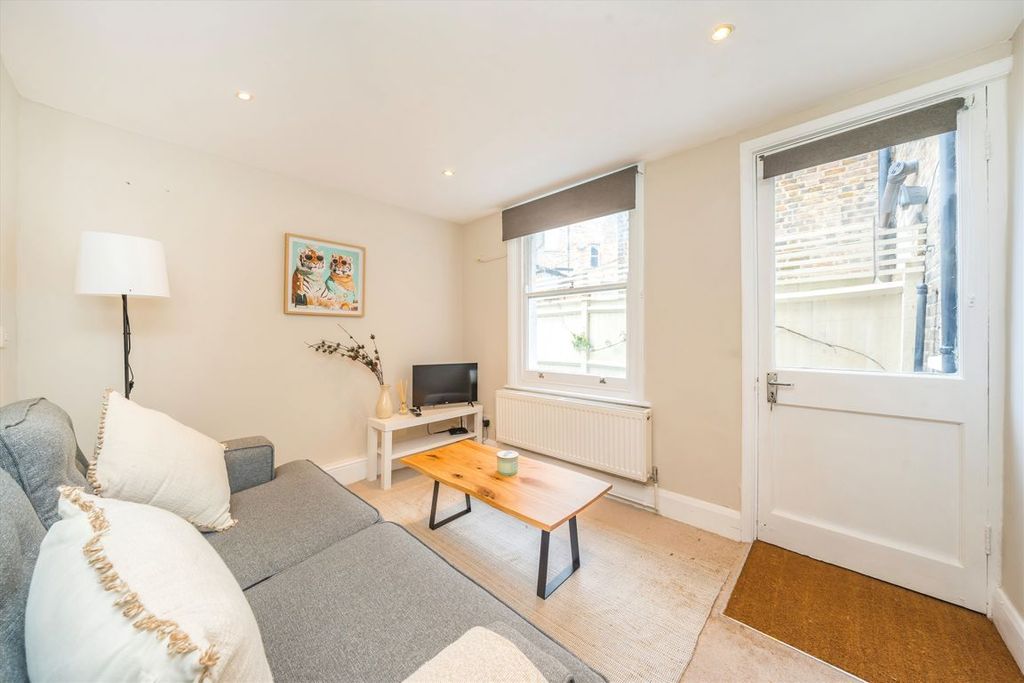 Property photo 2 of 6