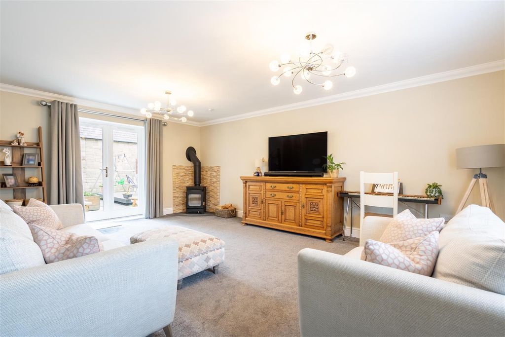 Property photo 2 of 14 Living Room