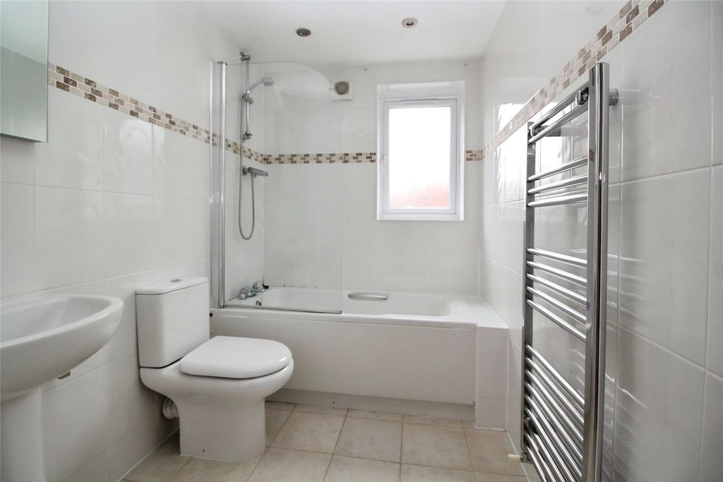 Property photo 3 of 6 Bedroom