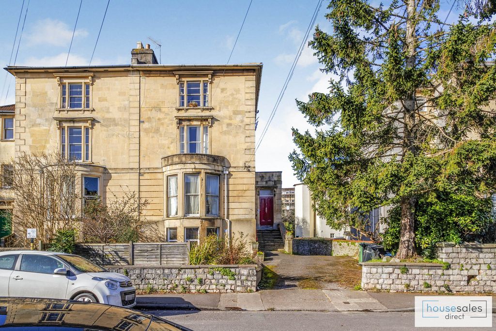 Property photo 1 of 5