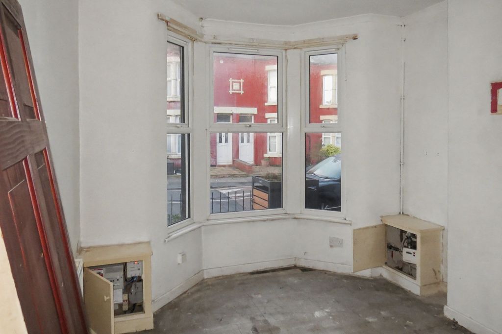 Property photo 3 of 22 72 Dryden Street, Bootle L20 4Ru