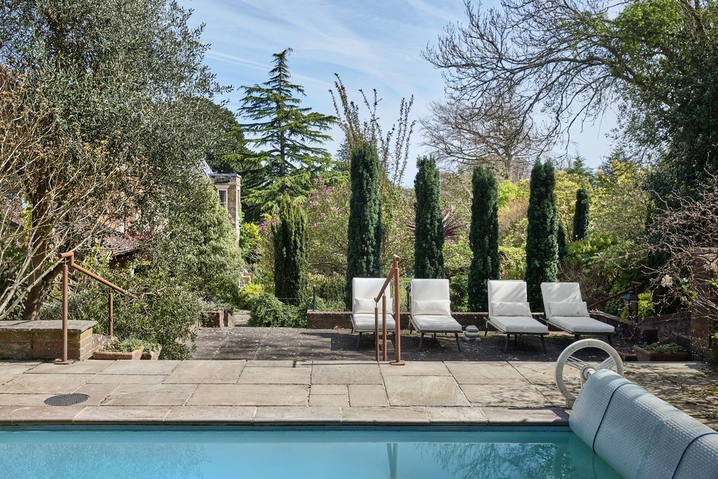 Property photo 3 of 34 338130 - Dang4399.Jpg