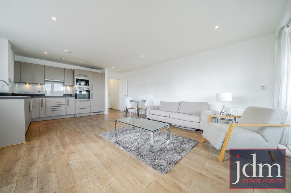 Property photo 1 of 13 90Bda0E2-21Ef-402...
