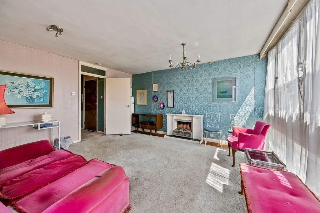 Property photo 3 of 12