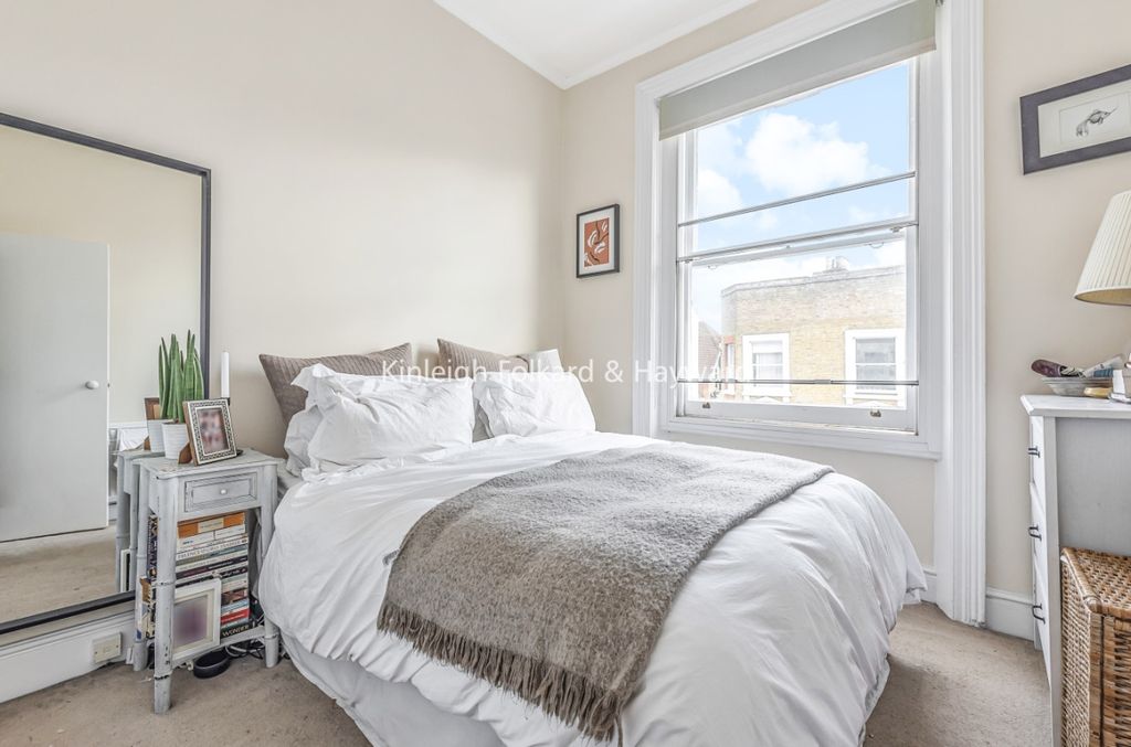 Property photo 1 of 6 11F67c67-De99-4155-9