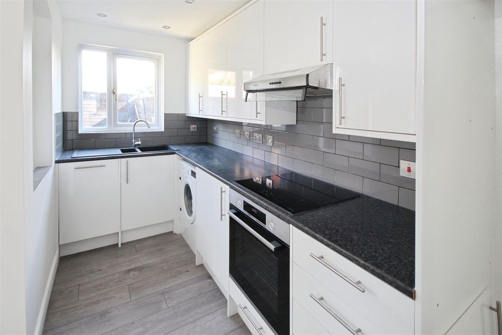 Property photo 2 of 15 4Ac517B2-Kitchen 201.Jpg