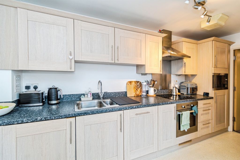 Property photo 3 of 16