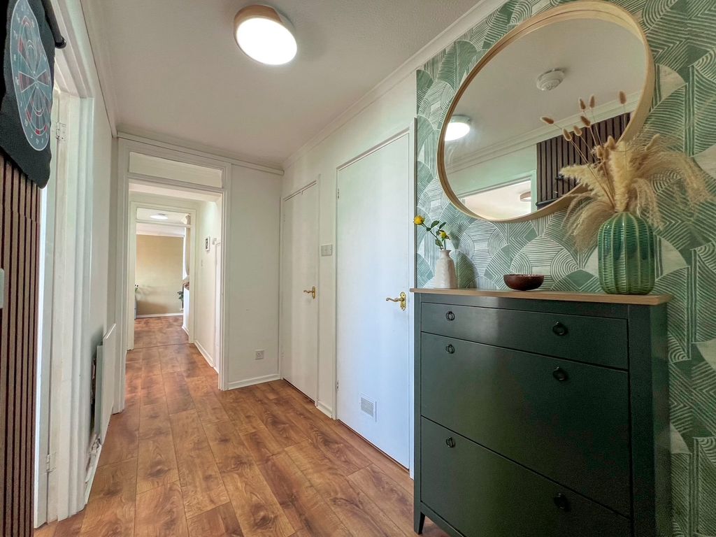 Property photo 3 of 32