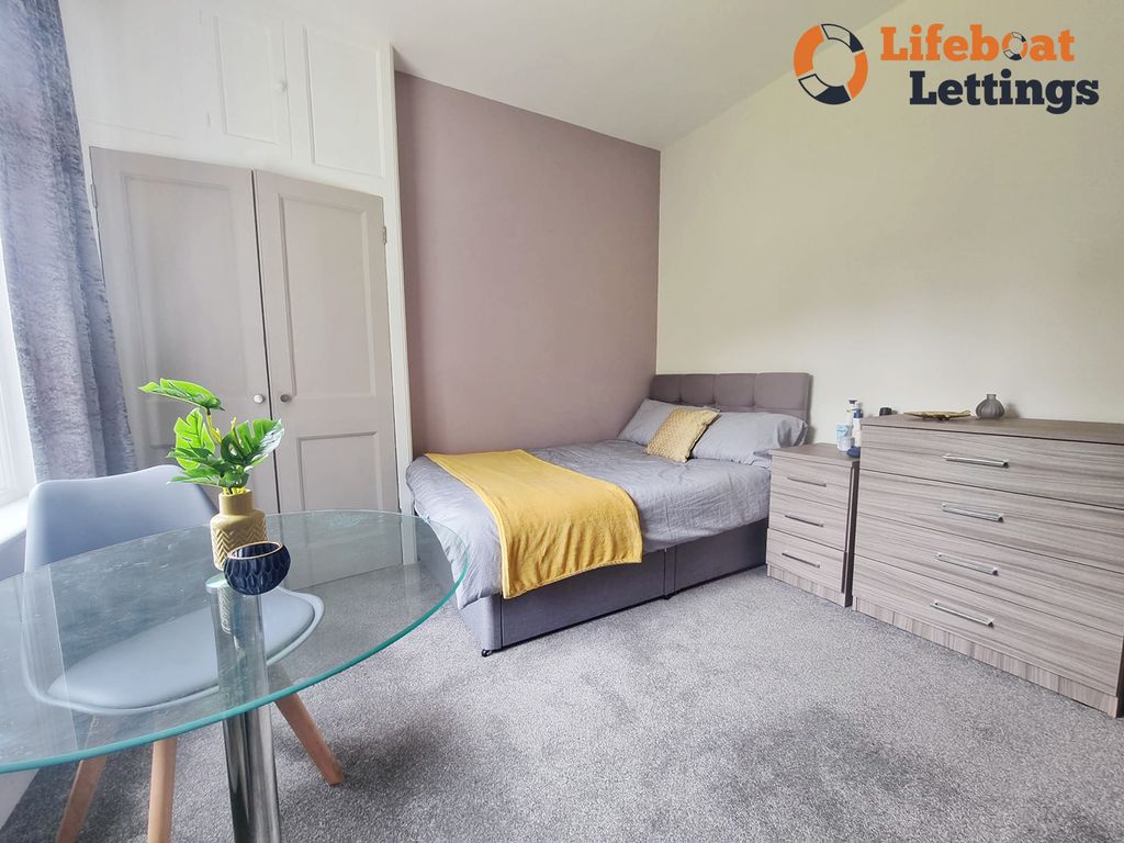 Property photo 2 of 12 Bedroom 7B