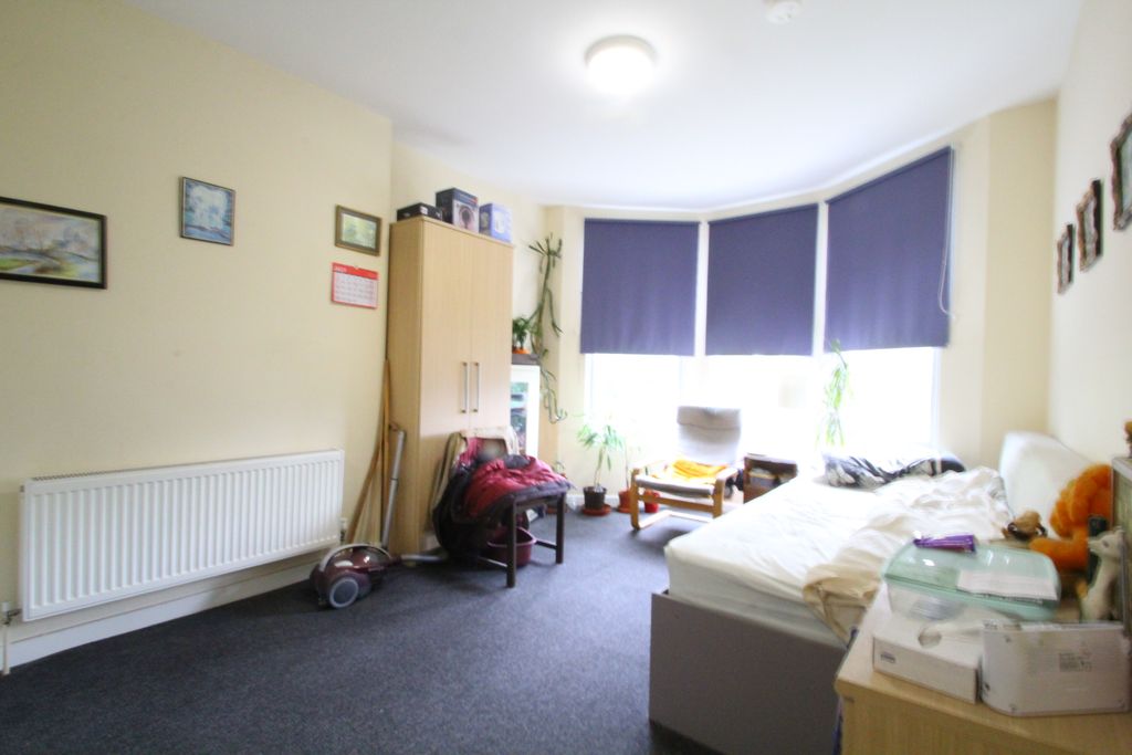 Property photo 3 of 25 Room 1