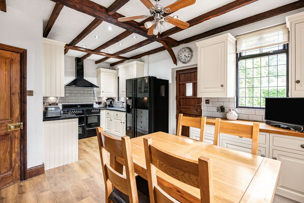 Property photo 3 of 51 2681422