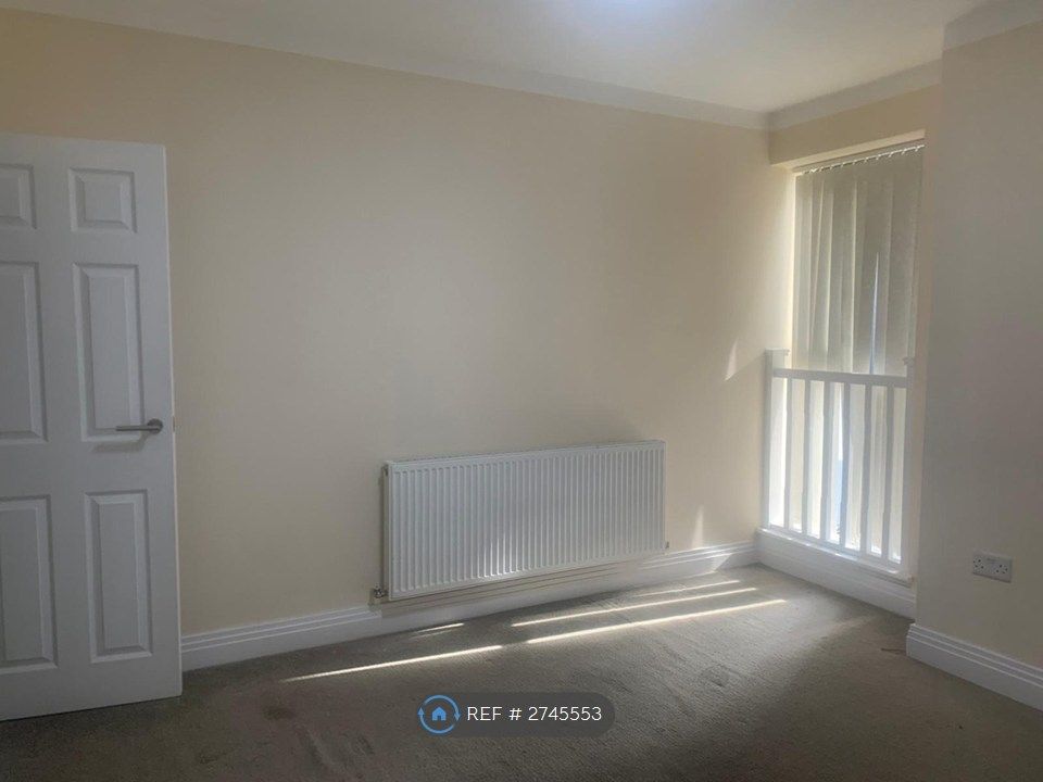 Property photo 2 of 4 Bedroom