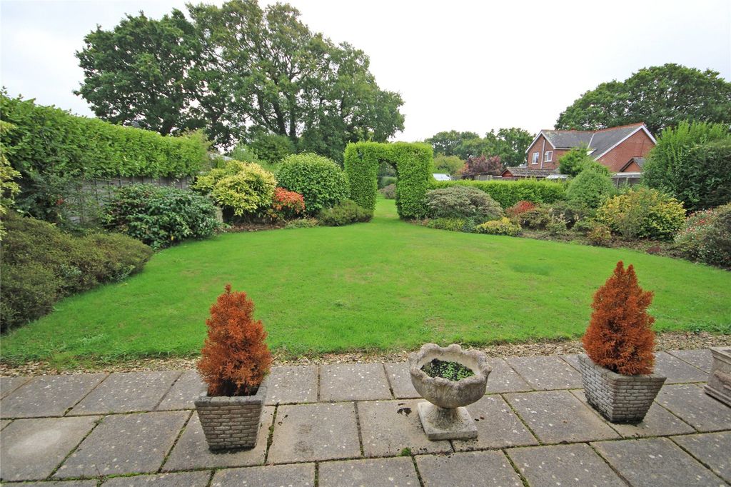 Property photo 2 of 16 Picture No. 17