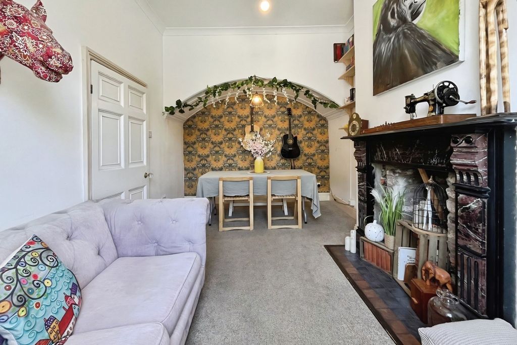 Property photo 3 of 16 Dining Room