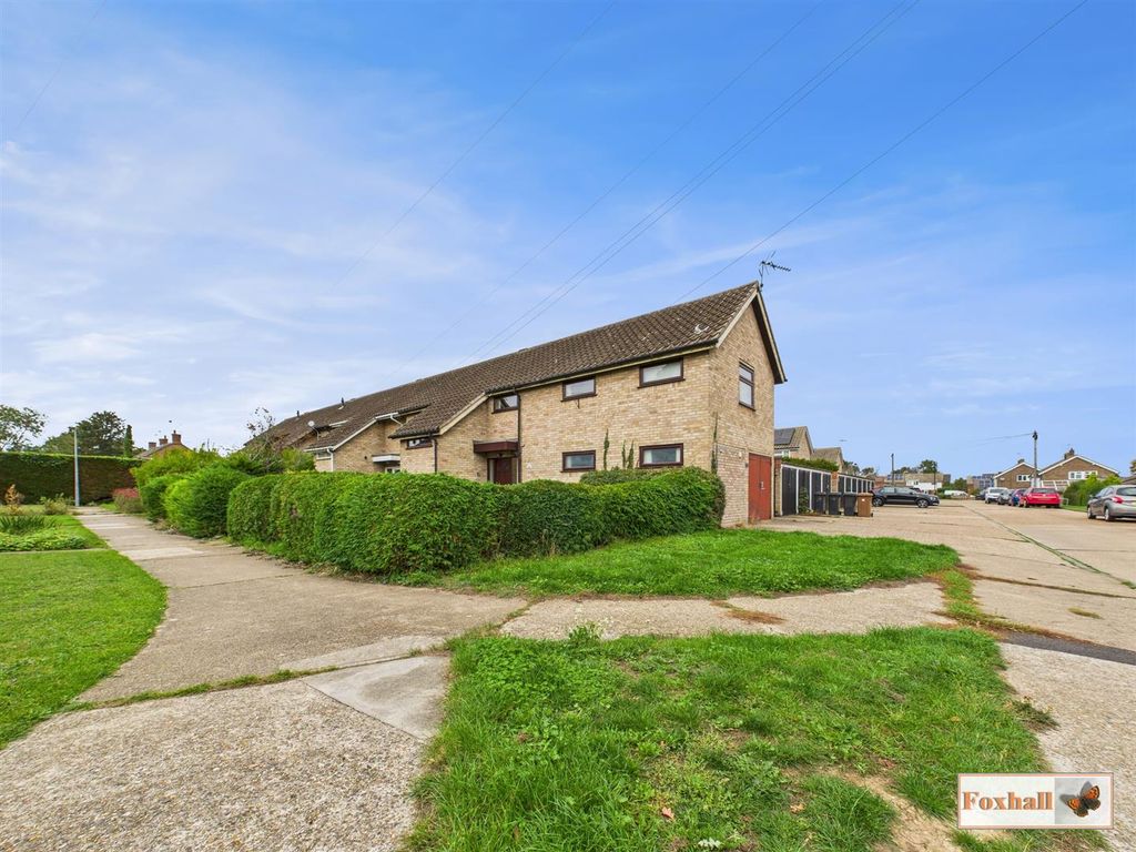 Property photo 1 of 25 Front Garden