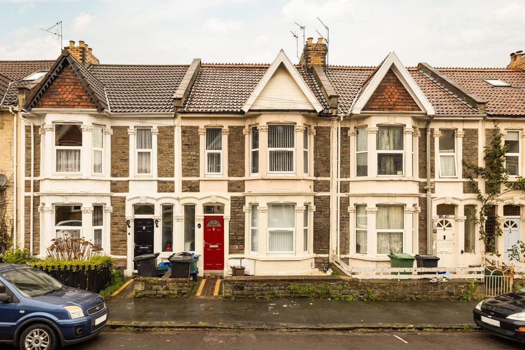 Property photo 2 of 11 Char8474.Jpg