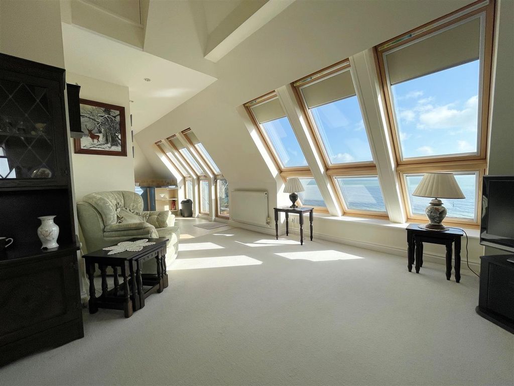 Property photo 3 of 16 Sitting Room.Jpg