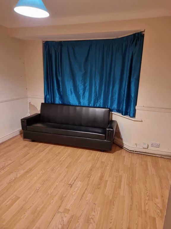 Property photo 2 of 8