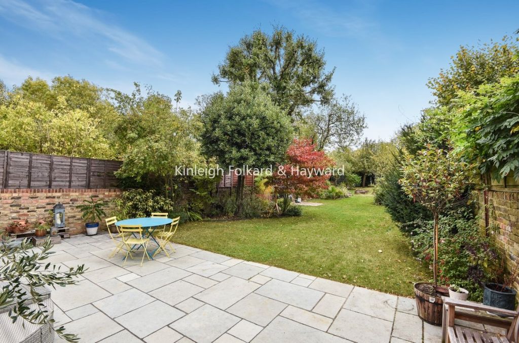 Property photo 2 of 12 Eeecfccd-Ec9d-4Da7-B