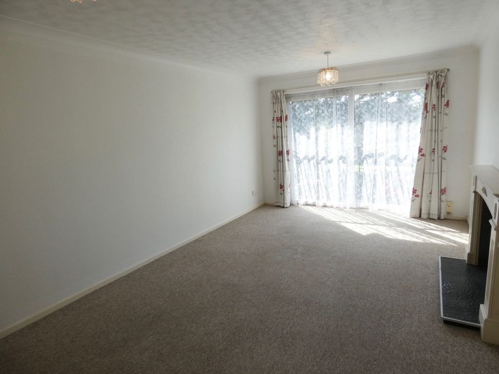 Property photo 2 of 12 Lounge